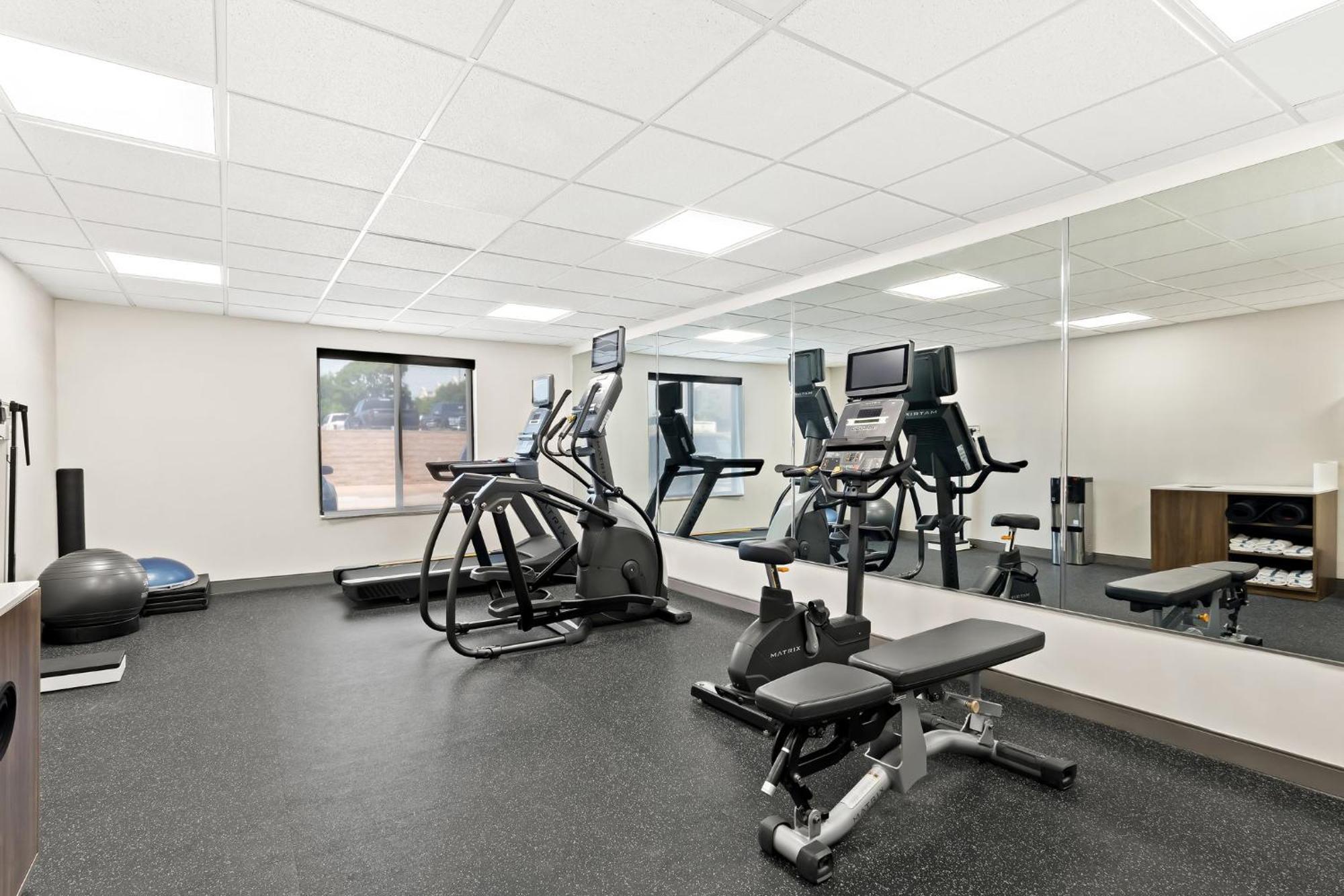 Holiday Inn Express & Suites Perry By Ihg Екстериор снимка